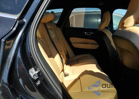 2021 Volvo Xc60 T5 Inscription из США, поврежденный, VIN YV4102RL6M1876016